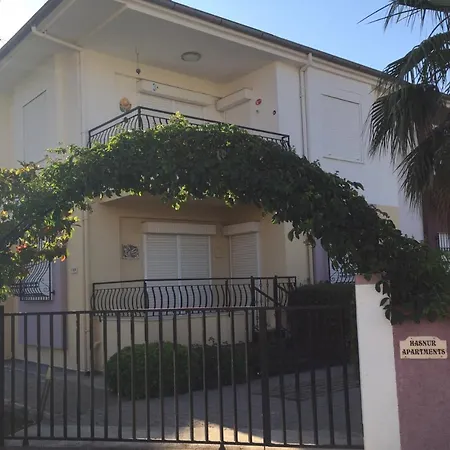 Hasnur Apartment